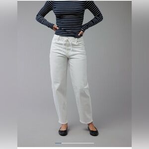 American Eagle white stretch barrel  jeans NWT